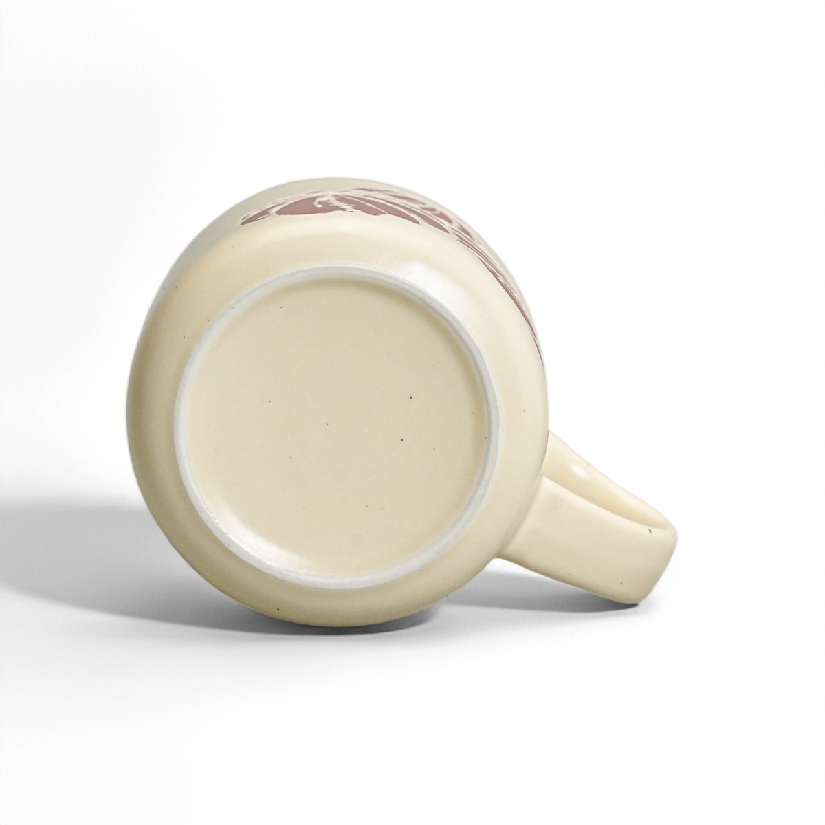 Unglazed raw stoneware foot ring and smooth ceramic base of The Cactus Mug by ROOT24STUDIO